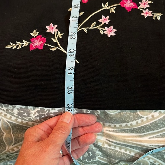 Vintage Sara Spencer embroidered black dress with pink flowers size 10 - Picture 8 of 8